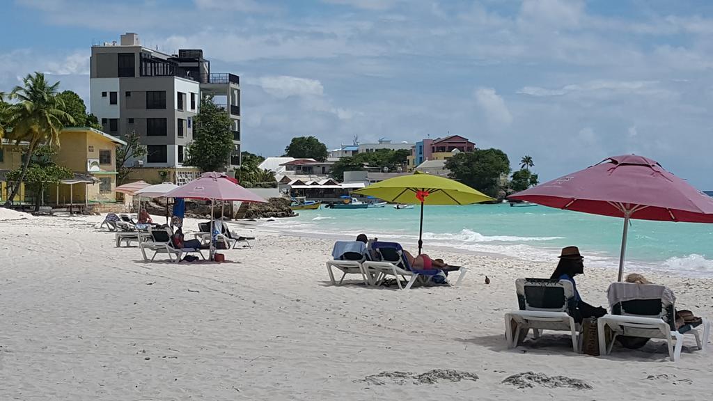 Worthing Beach Apartments 布里奇敦 外观 照片