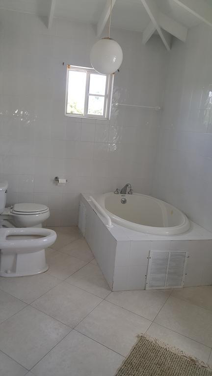 Worthing Beach Apartments 布里奇敦 外观 照片