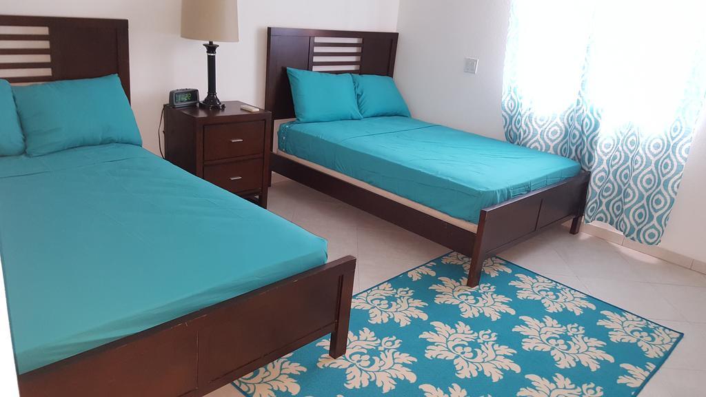 Worthing Beach Apartments 布里奇敦 外观 照片