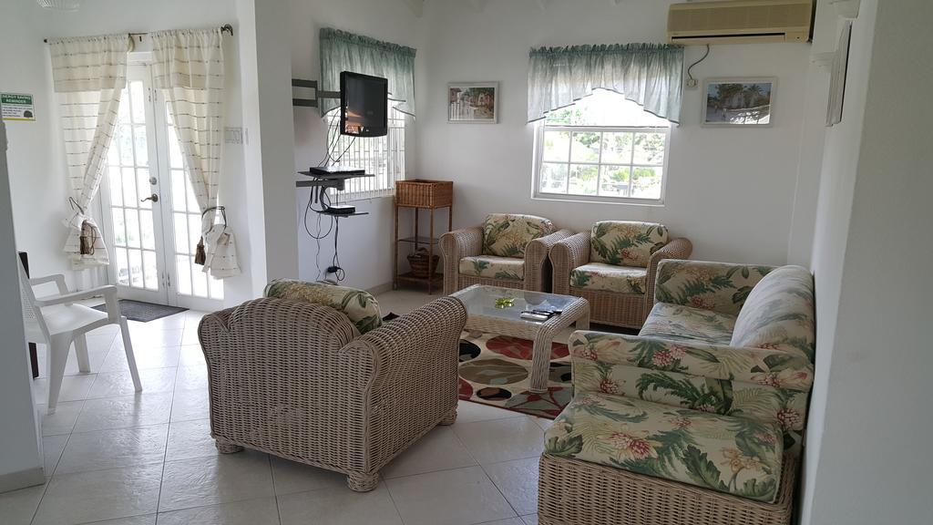 Worthing Beach Apartments 布里奇敦 外观 照片